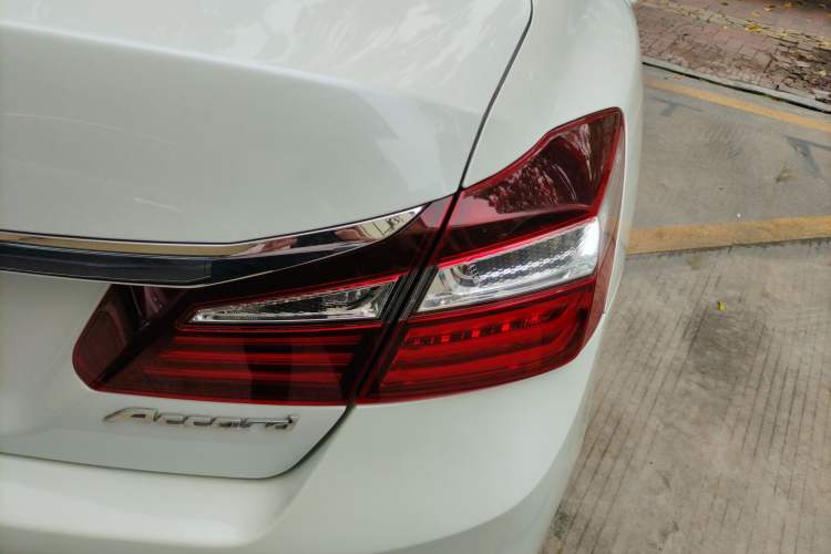 Used Honda Accord 2016 2.0L Elite Edition Right Rear Taillight