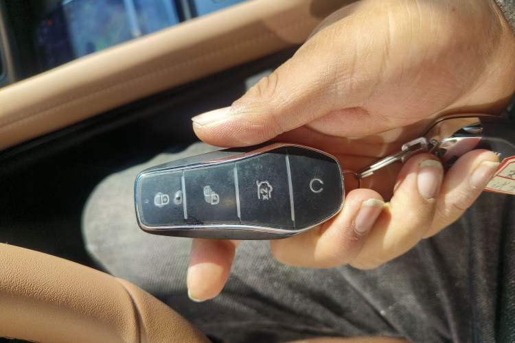 Used BYD Song L EV 2025 662 km Advanced Intelligent Driving Version
