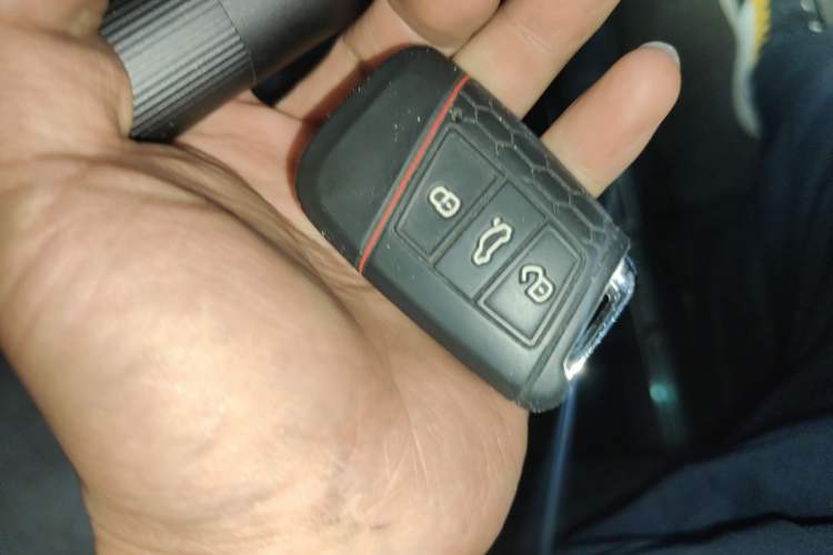 Used Volkswagen Magotan 2019 330TSI DSG Luxury Model China V Standard Vehicle Key