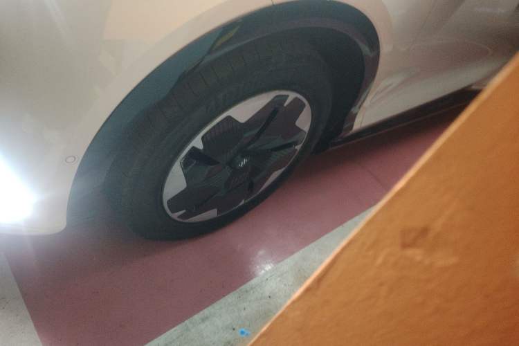 Used IM LS7 2023 90 kWh Elite Rear-Drive Version Exterior 4