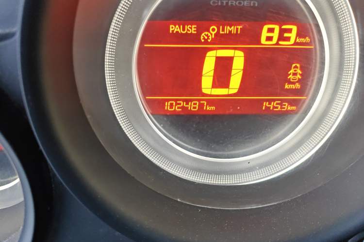 Used Citroen C4L 2014 1.8L Intelligent Drive Manual Enjoyment Model Odometer Close Up