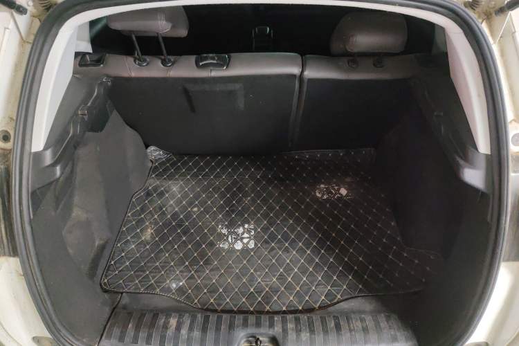 Used Peugeot 2008 2014 1.6L Manual Fashion Edition Trunk