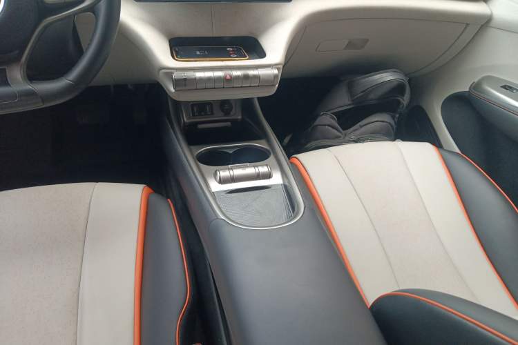 Used BYD Dolphin 2021 405 km Free Version Gear Lever