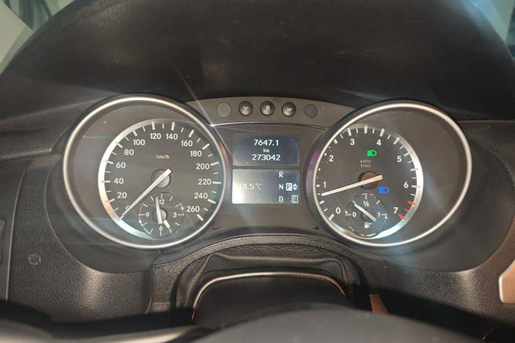 Used Mercedes-Benz R-Class 2011 R 300 L Business Model
