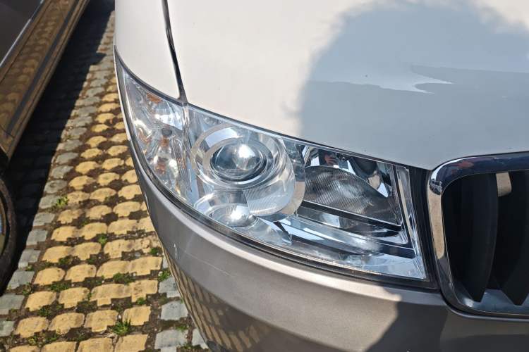 Used Jinbei Hiace X30 2021 1.5L Wealthy Single-Steaming Air-Conditioned Van China VI Standard SWC15M Right Front Headlight