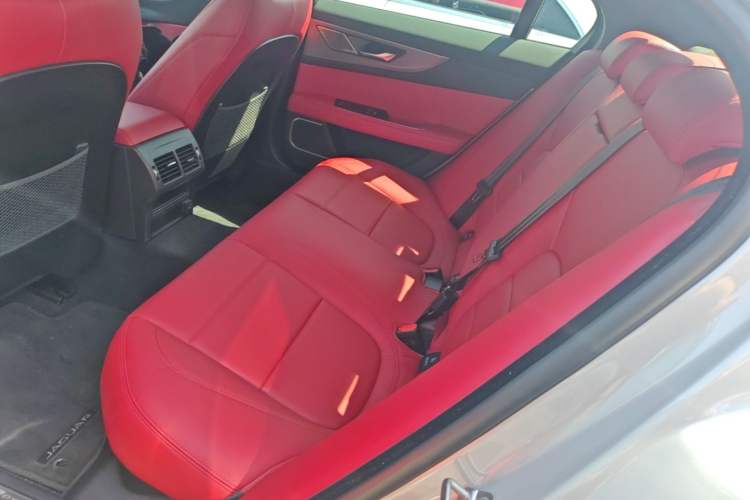 Used Jaguar XEL 2025 2.0T 250 PS R-DYNAMIC 90th Anniversary Edition
