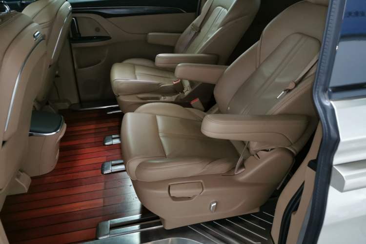 Used Buick GL8 2020 ES Land Cruiser 653T Luxury Edition