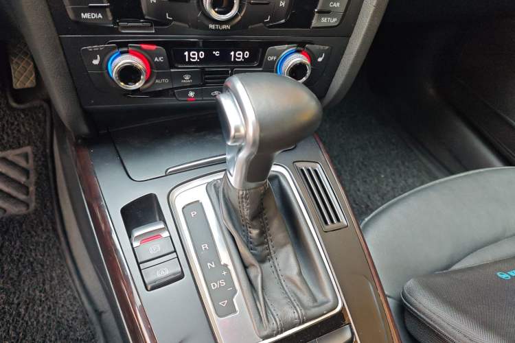 Used Audi A4L 2015 35 TFSI Automatic Comfort Model
