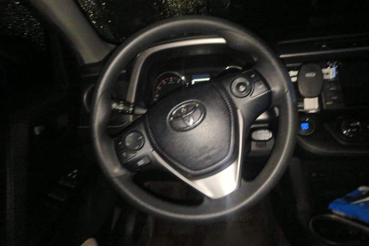 Used Toyota RAV4 2019 2.0L CVT Two-Wheel Drive Fashion X Limited Edition China VI Standard