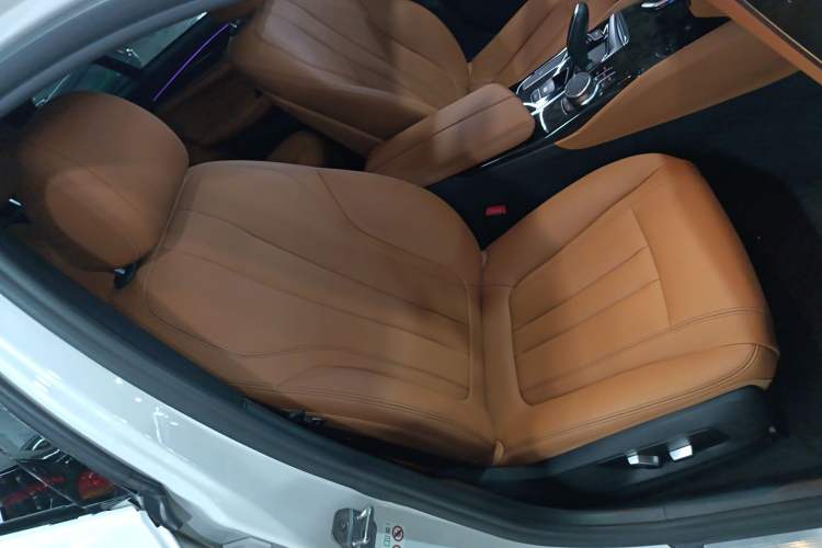 Used BMW 5 Series 2018 Restyled 530Li Leading Edition M Sport Package Right Front Seat