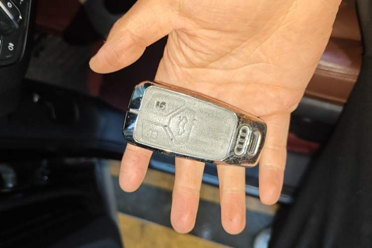 Used Audi Q7 2018 45 TFSI Technology Edition Vehicle Key