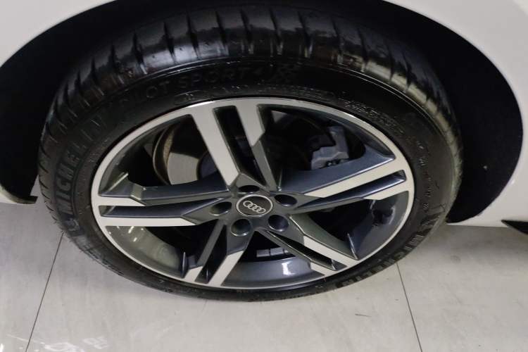 Used Audi A4L 2022 40 TFSI Luxury Dynamic Model