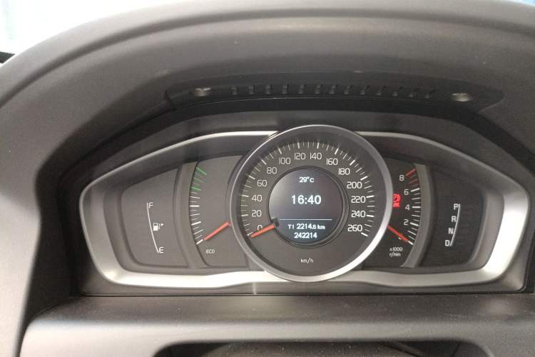 Used Volvo XC60 2014 T5 Zhiyi Edition Instrument Cluster