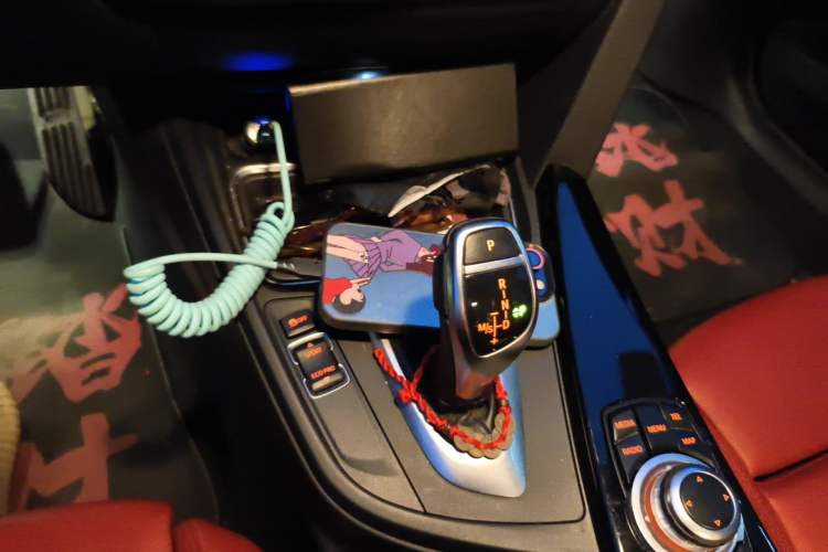 Used BMW 3 Series 2013 320i Sport Design Package Gear Lever