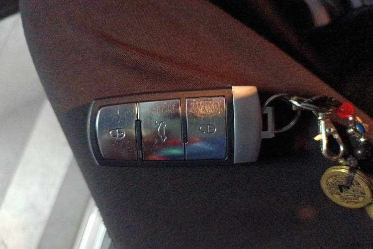 Used Volkswagen Magotan 2015 1.8TSI Luxury Model Vehicle Key