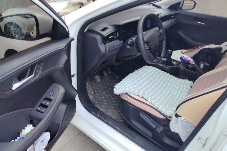 Used Roewe i5 2023 1.5L Manual Comfort Edition
