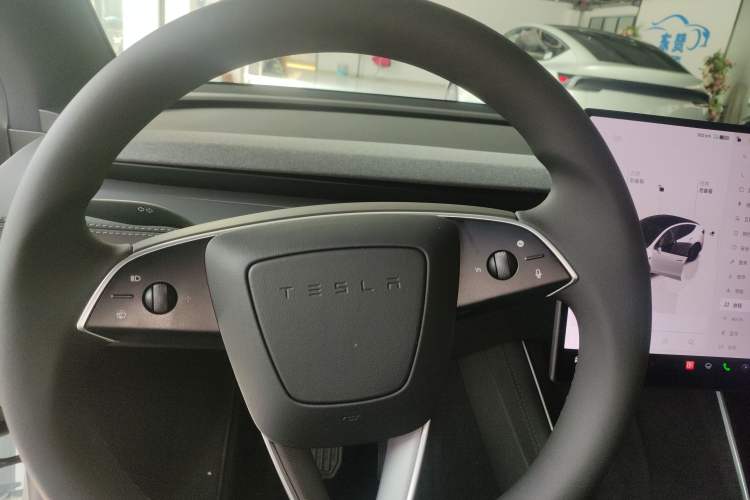Used Tesla Model Y 2026 Rear-Drive Model Steering Wheel
