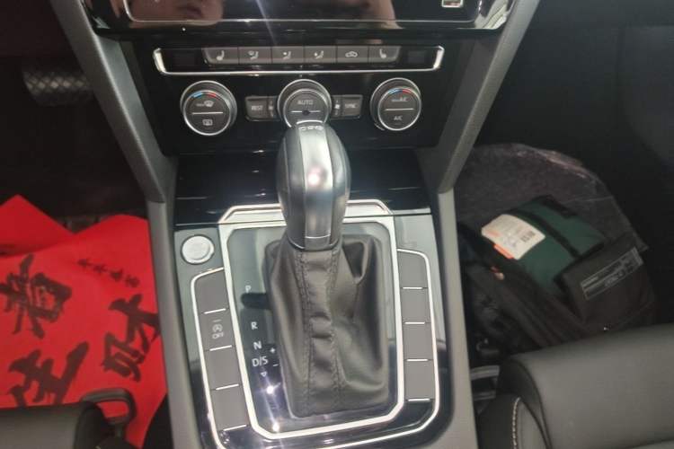 Used Volkswagen Magotan 2020 280TSI DSG Comfort Edition Gear Lever