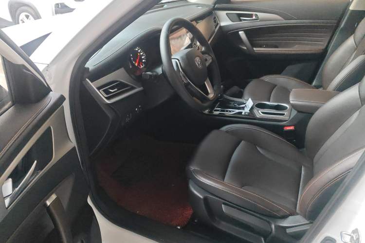 Used CHANGAN CS35PLUS 2018 1.6L Automatic Changlian Edition China V Standard
