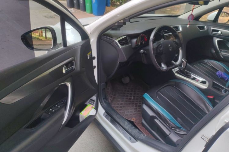 Used DS 6 2014 1.6T Elegant Version THP160 Driver Seat