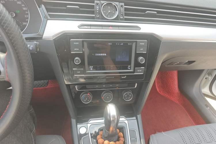 Used Volkswagen Magotan 2018 330TSI DSG Advanced Model Audio And AC Panel