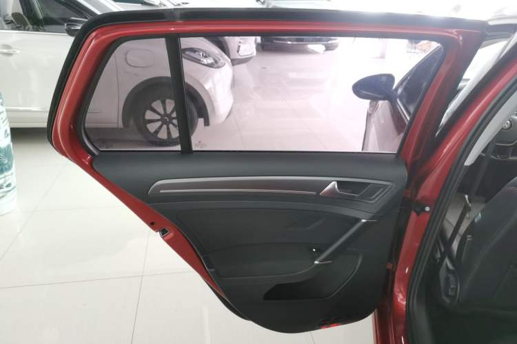 Used Volkswagen Golf 2017 1.6L Automatic Comfort Million-Vehicle Anniversary Edition