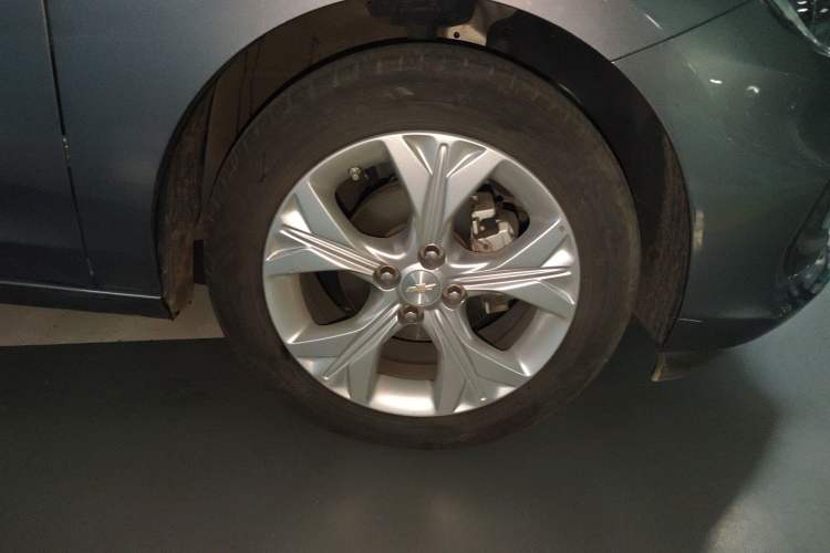 Used Chevrolet Cavalier 2020 325T Automatic Enjoyment Edition Right Front Wheel Hub