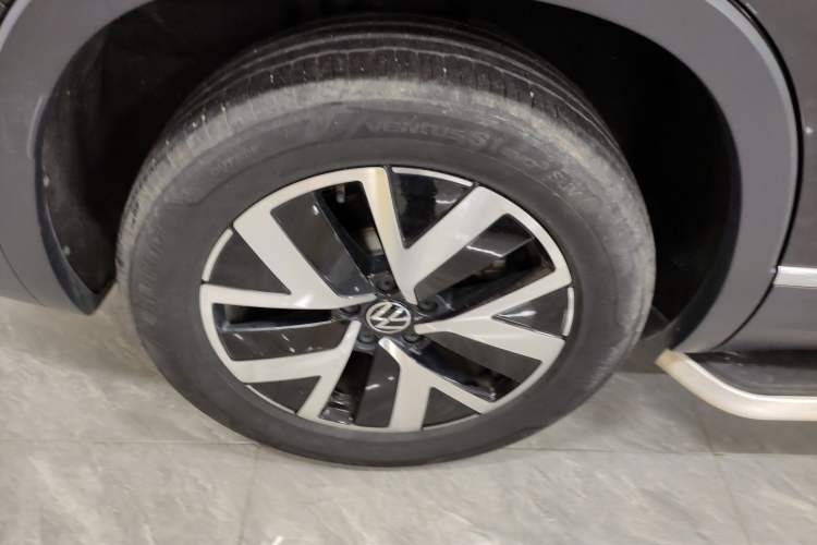 Used Volkswagen Tayron 2023 330TSI Two-Wheel-Drive Luxury Plus Advanced Version Exterior 5