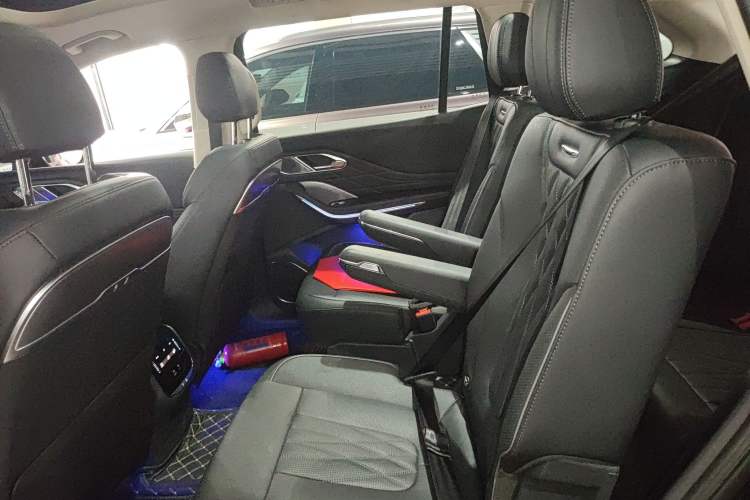 Used Hongqi HS7 PHEV 2024 2.0T PHEV Four-Wheel Drive Flagship Edition 6 Seats
