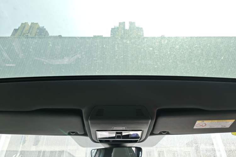 Used Volkswagen ID.UNYX 2024 Revised Pro Long-Range Version Headliner