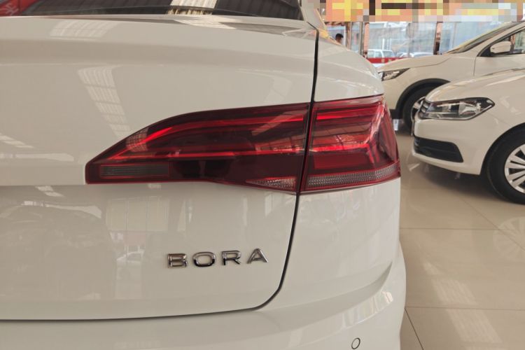 Used Volkswagen Bora 2021 1.5L Manual Fashion Smart Connect Edition Right Rear Taillight