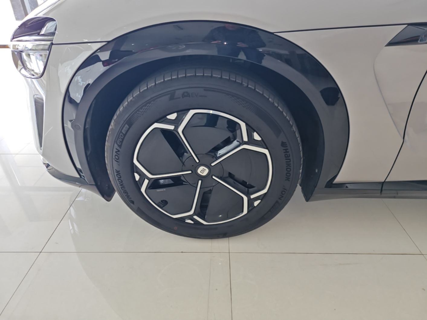 Xiaomi Auto YU7 2025 Ultra-Long Range All-Wheel Drive Pro Version — снимка 10