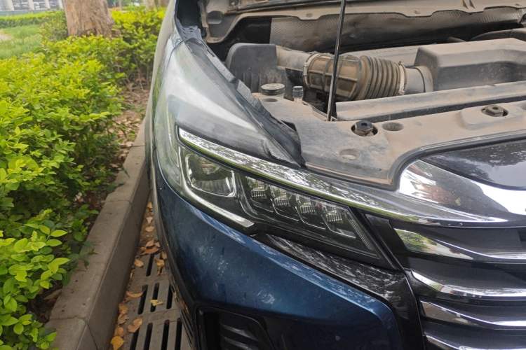 Used Buick GL8 2022 Land Business Class 652T Luxury Model Right Front Headlight