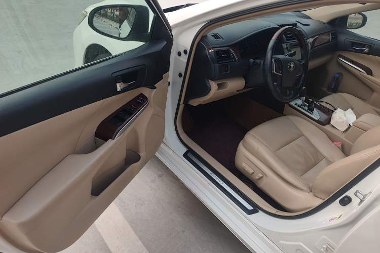 Used Toyota Camry 2012 2.5G Luxury Edition
