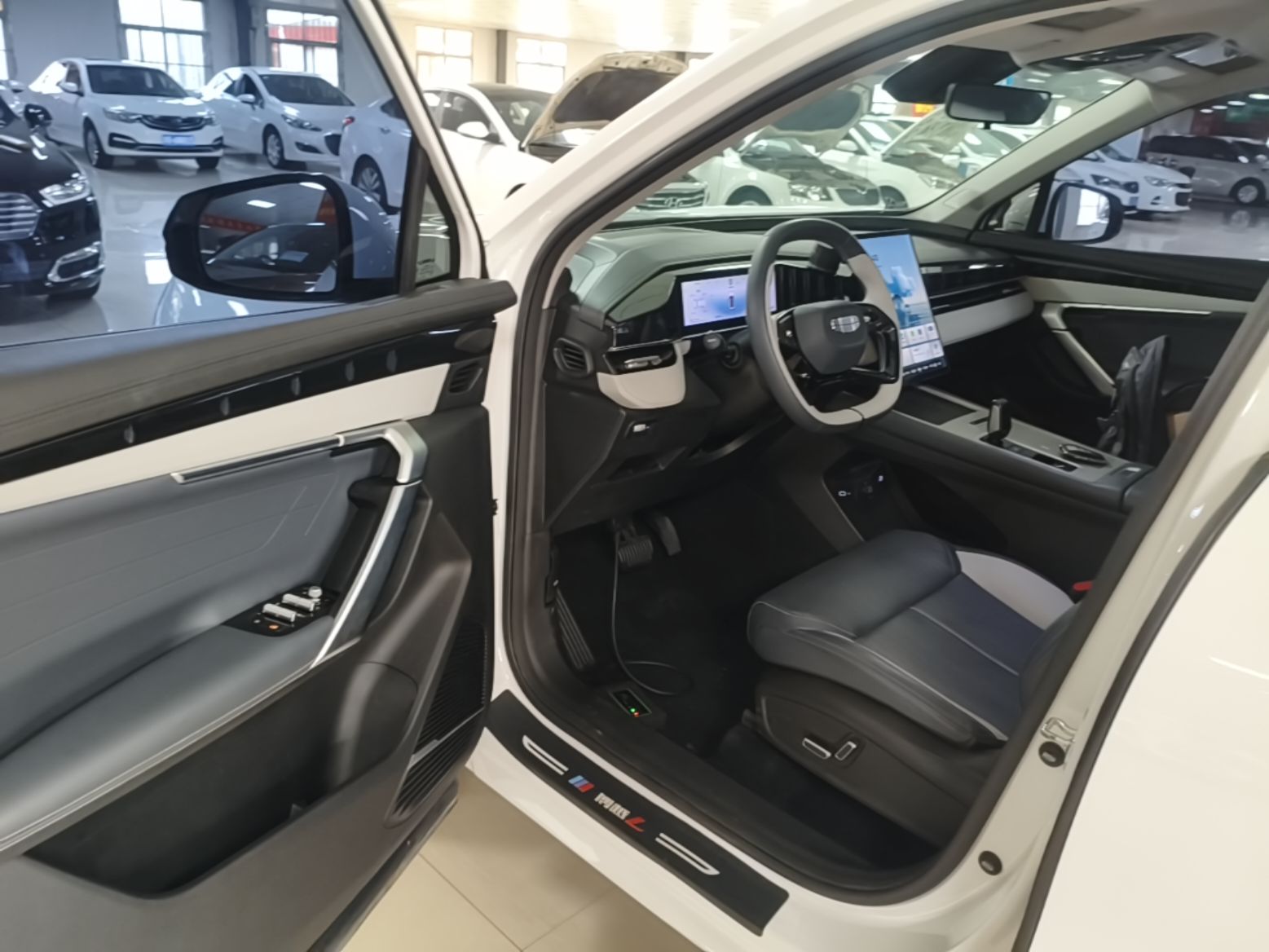 Geely Auto FX11 2024 1.5TD DCT Dragon Edition — снимка 18