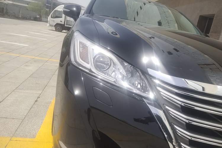 Used Toyota Crown 2015 2.5L Fashion Limited Edition
