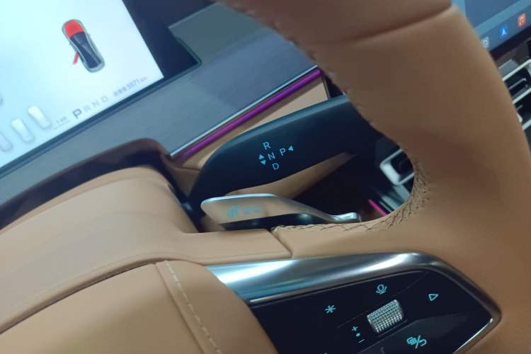 Used BYD Han L 2025 EV 701 km LiDAR Flagship Edition Gear Lever