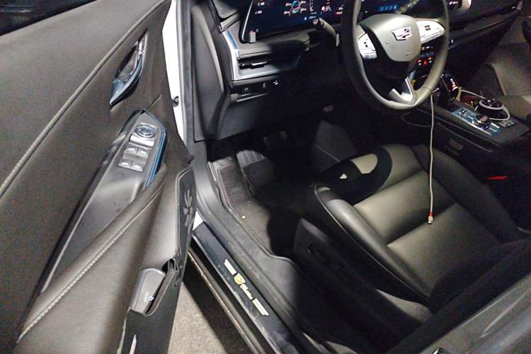 Used Cadillac XT4 2024 28T Two-Wheel-Drive Luxury Version