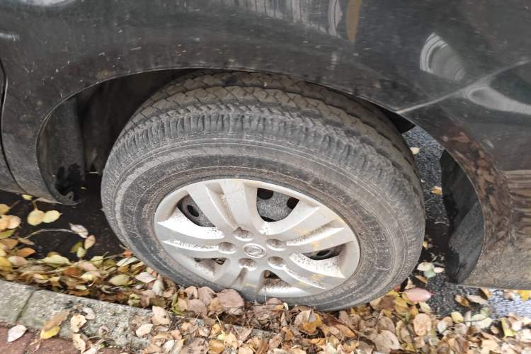 Used FORTHING Lingzhi 2019 Facelifted M5L 1.6L 7-Seater Base Model China VI Standard Right Front Wheel Hub