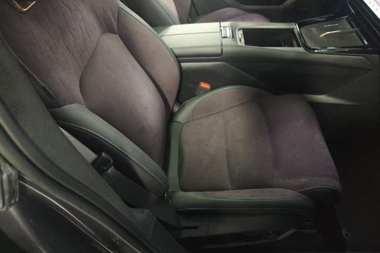 Used Lynk & Co 08 EM-P 2023 220 km Limited-Time Edition
