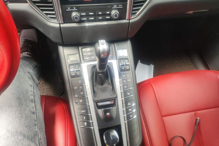 Used Porsche Macan 2017 Macan 2.0T Gear Lever