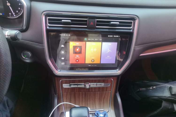 Used Roewe RX8 2018 30T Smart Connectivity All-Wheel Drive Supreme Edition
