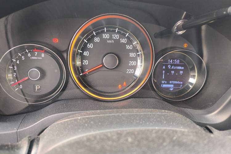 Used Honda XR-V 2015 1.8L VTi CVT Luxury Edition
