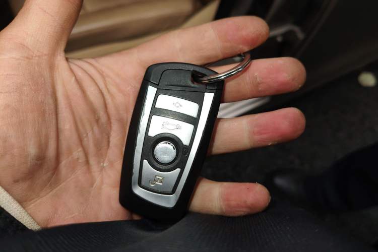 Used BMW 5 Series 2012 523Li Luxury Model
