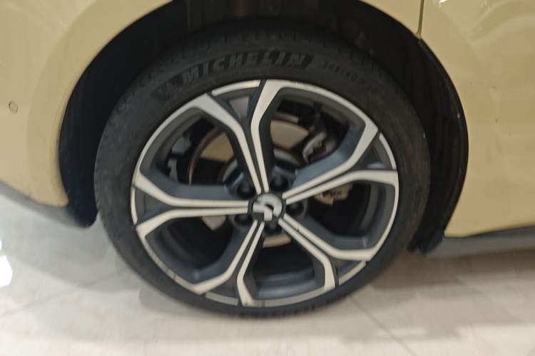 Used Nio ET5 2024 75 kWh Exterior 5