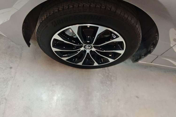 Used Toyota Avalon 2023 2.5L Luxury Edition Exterior 4