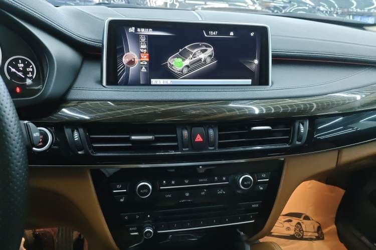 Used BMW X6 2015 xDrive35i Luxury Edition Audio And AC Panel