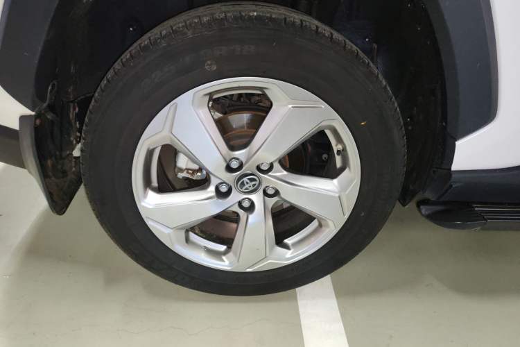 Used Toyota RAV4 2020 2.0L CVT Two-Wheel Drive Fashion Edition Exterior 5