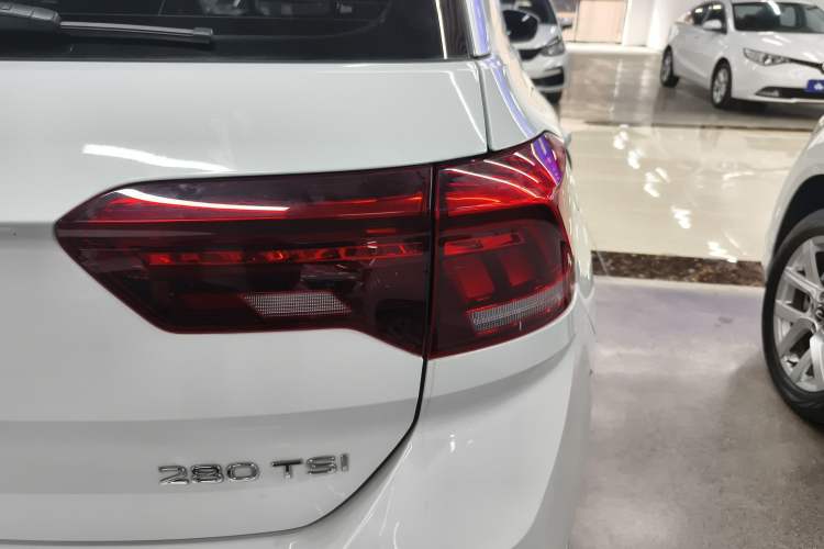 Used Volkswagen T-ROC 2021 280TSI DSG Two-Wheel Drive Comfort Connect Edition Exterior 3