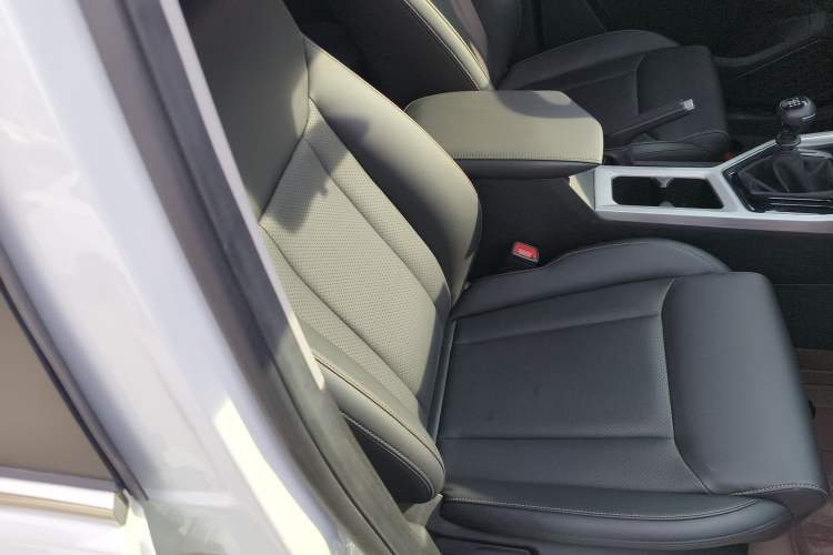 Used Wuling Jiachen 2022 1.5T Manual Comfort & Dynamic Version
